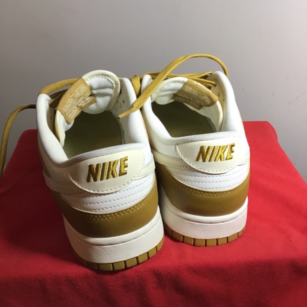 😎Nike’s bronze low dunk, great condition, size 11, see photos, 🔥🔥 - Picture 3 of 6